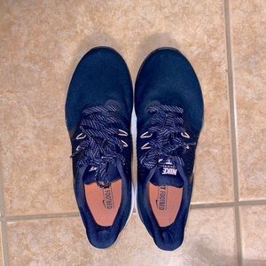 Navy Nike Training sneakers size 6